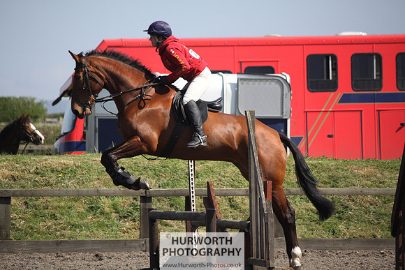 Hurworth Good Friday Show Cross 062