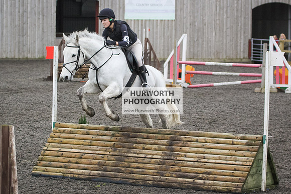 Hurworth Hunt Arena Show Cross 094