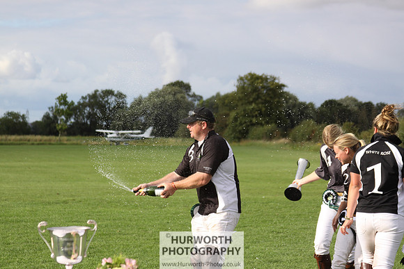White Rose Polo 090