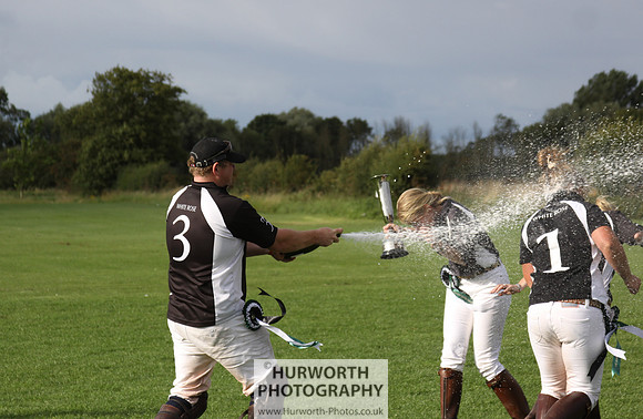 White Rose Polo 093