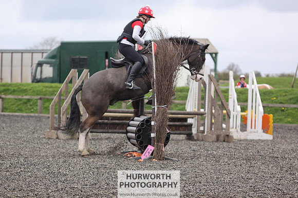 ShowCross 104