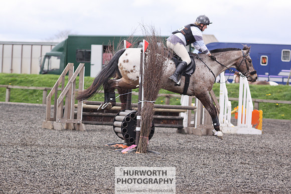 ShowCross 351
