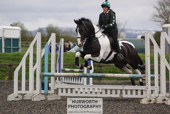 ShowCross 379