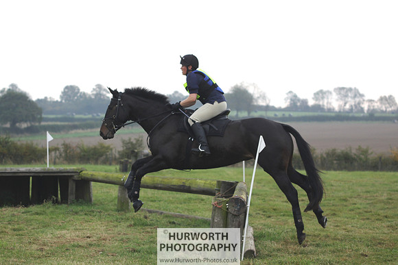 Hurworth ShowCross 128