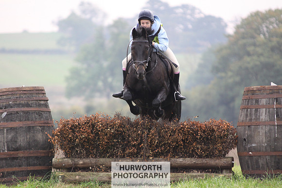 Hurworth ShowCross 320