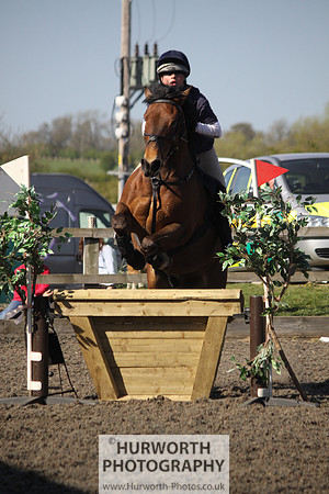 Hurworth Good Friday Show Cross 052