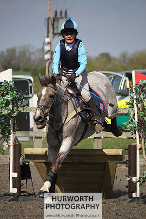 Hurworth Good Friday Show Cross 021