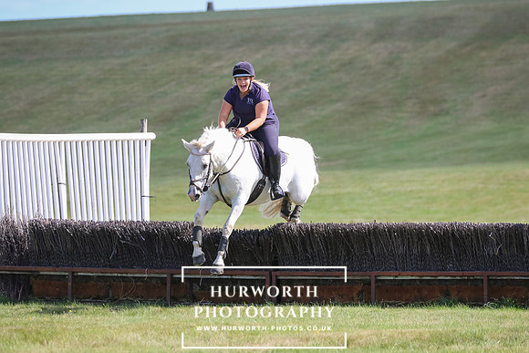 Hurworth Pleasure Ride 320