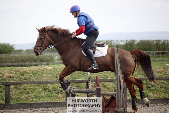 Hurworth Good Friday Show Cross 037