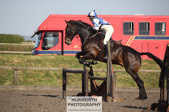 Hurworth Good Friday Show Cross 013