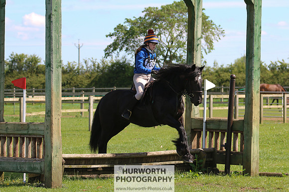 Hurworth Show Cross 100