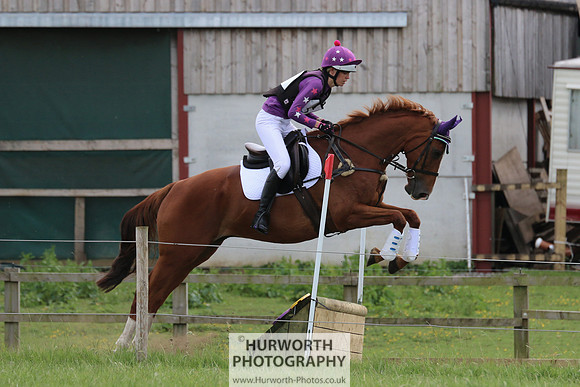 Hurworth Show Cross 280