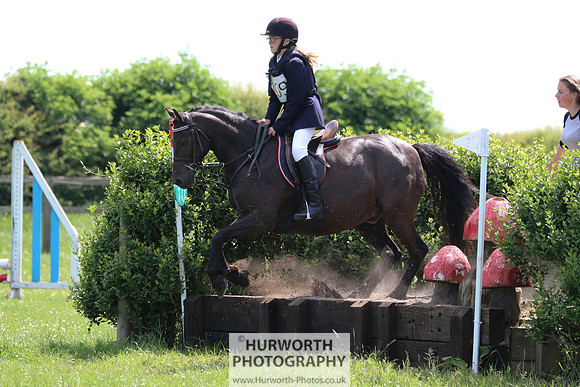 Hurworth Show Cross 140