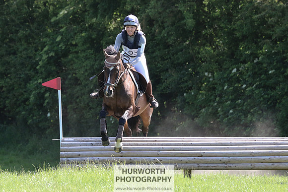 Hurworth Show Cross 100