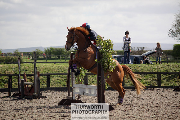 Hurworth Good Friday Show Cross 036