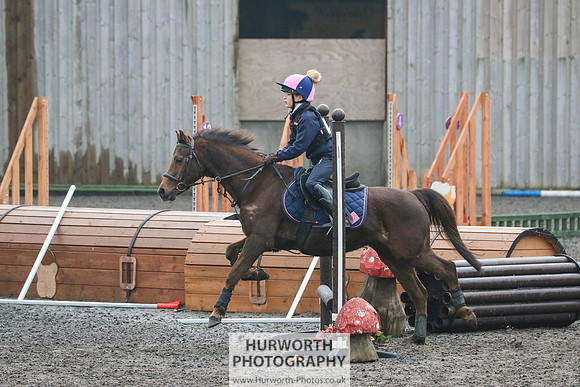 Hurworth ShowCross 100