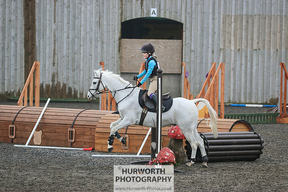 Hurworth ShowCross 160