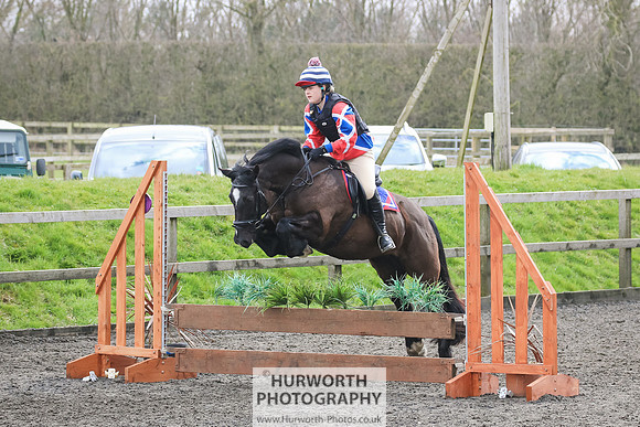 Hurworth ShowCross 120