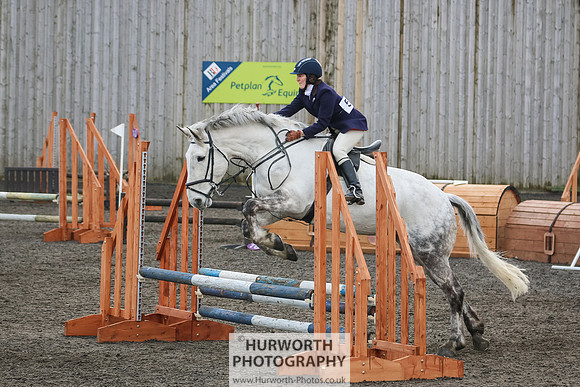 Hurworth ShowCross 220
