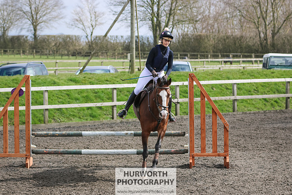 Hurworth ShowCross 320