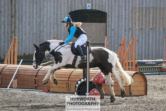 Hurworth ShowCross 340