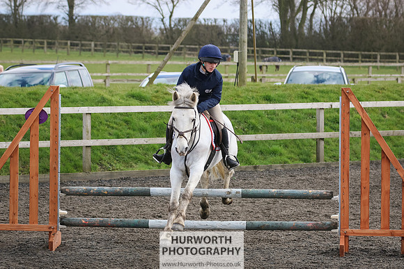 Hurworth ShowCross 380