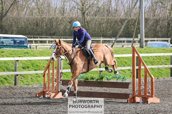 Hurworth ShowCross 401