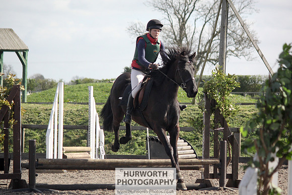 Hurworth Good Friday Show Cross 043