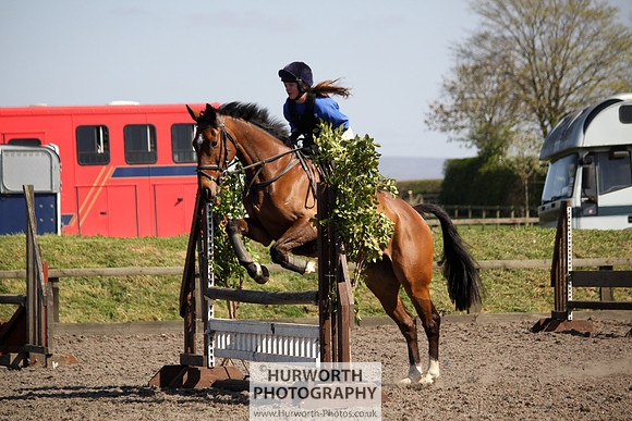 Hurworth Good Friday Show Cross 003