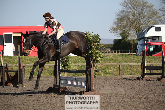 Hurworth Good Friday Show Cross 040