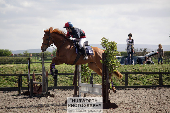 Hurworth Good Friday Show Cross 037