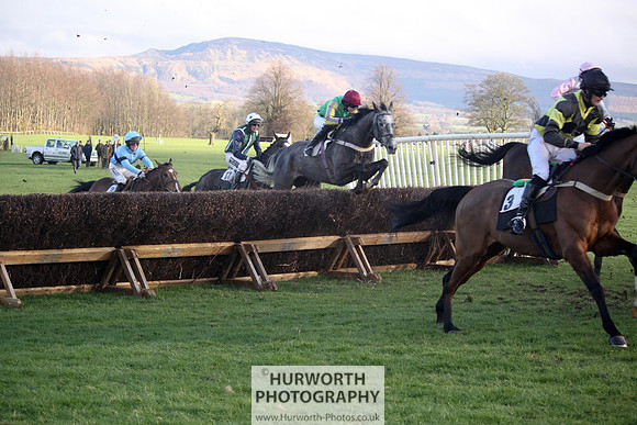 Hurworth Point to Point Maiden Div I 046