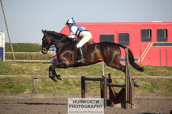 Hurworth Good Friday Show Cross 014