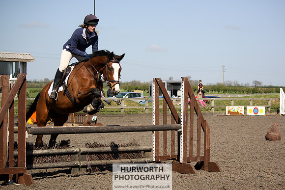 Hurworth Good Friday Show Cross 020