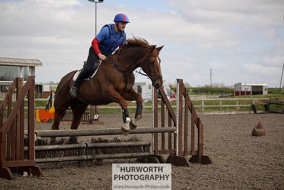 Hurworth Good Friday Show Cross 031