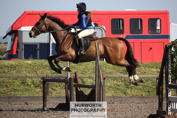 Hurworth Good Friday Show Cross 006