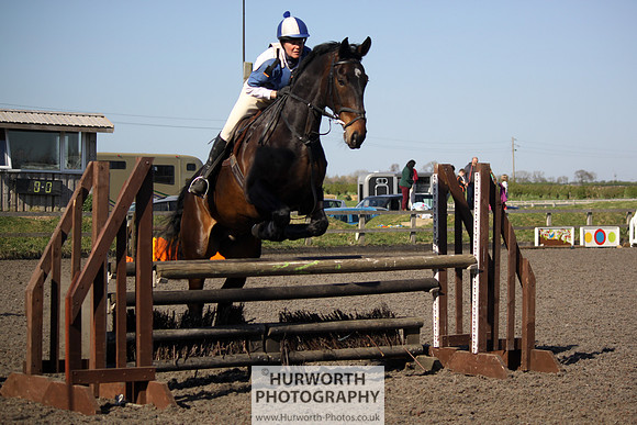 Hurworth Good Friday Show Cross 008