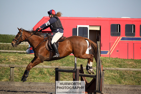 Hurworth Good Friday Show Cross 035