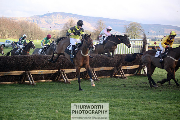 Hurworth Point to Point Maiden Div I 044