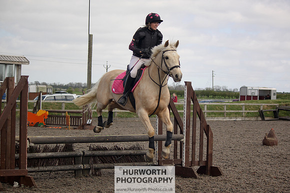 Hurworth Good Friday Show Cross 072