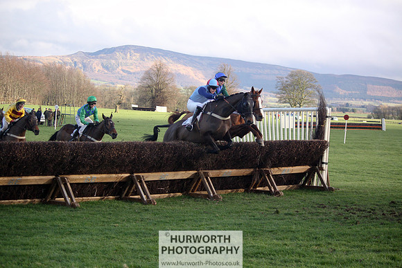 Hurworth Point to Point Maiden Div I 038