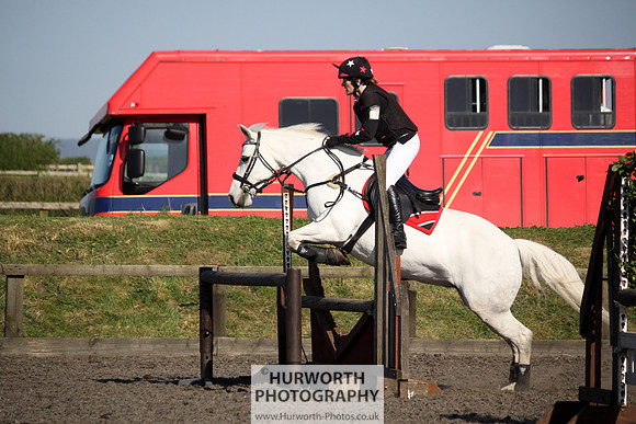 Hurworth Good Friday Show Cross 033