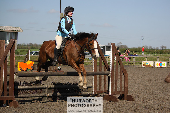 Hurworth Good Friday Show Cross 010
