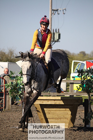 Hurworth Good Friday Show Cross 019