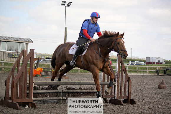 Hurworth Good Friday Show Cross 090