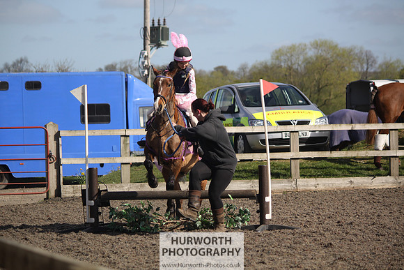 Hurworth Good Friday Show Cross 022