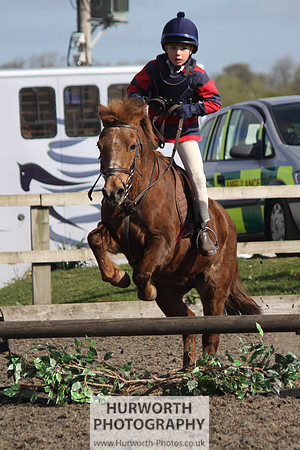 Hurworth Good Friday Show Cross 038