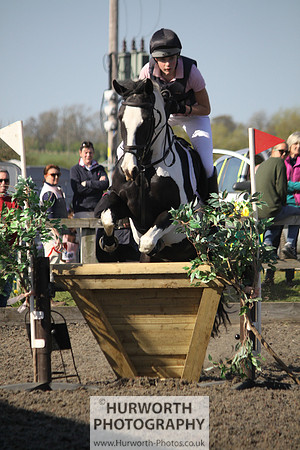 Hurworth Good Friday Show Cross 006