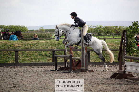 Hurworth Good Friday Show Cross 045