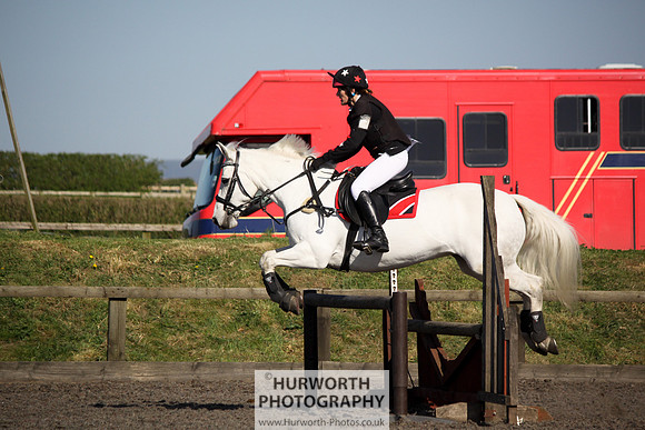 Hurworth Good Friday Show Cross 034